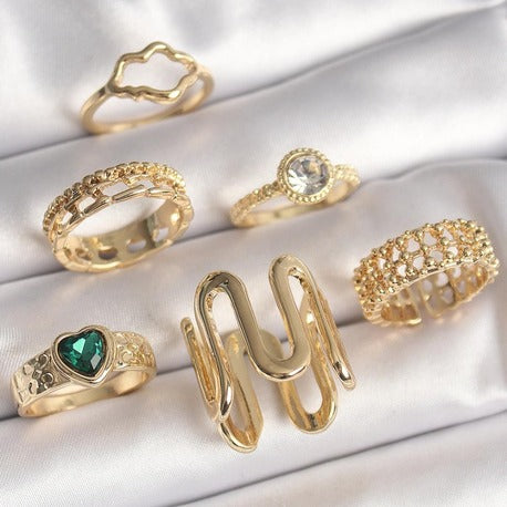 Pirinç Gold Renk Zirkon Taşlı İşleme Plaka Model Yeşil Kalp Detay 6'lı Kadın Yüzük Seti