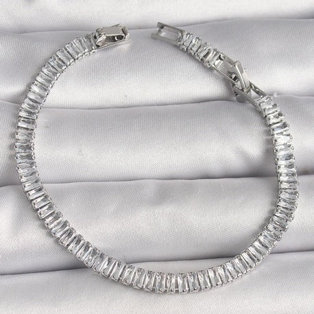 Pirinç Gümüş Renk Zirkon Taşlı Su Yolu Model Kadın Bileklik