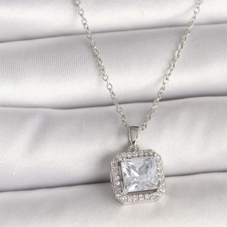 316L Çelik Gümüş Renk Zincir Kare Zirkon Taşlı Kadın Kolye