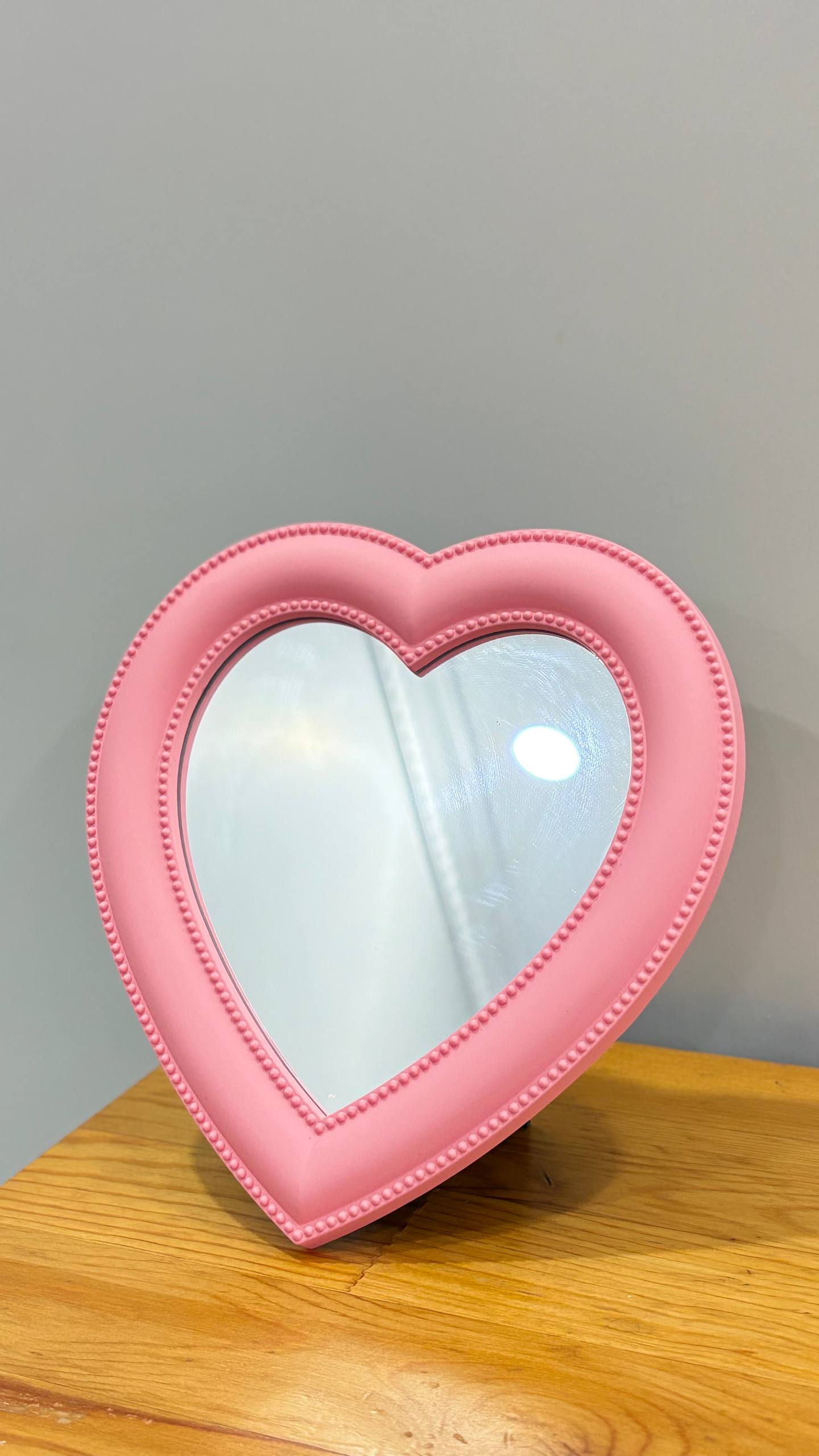 Pembe Renk Makyaj Aynası