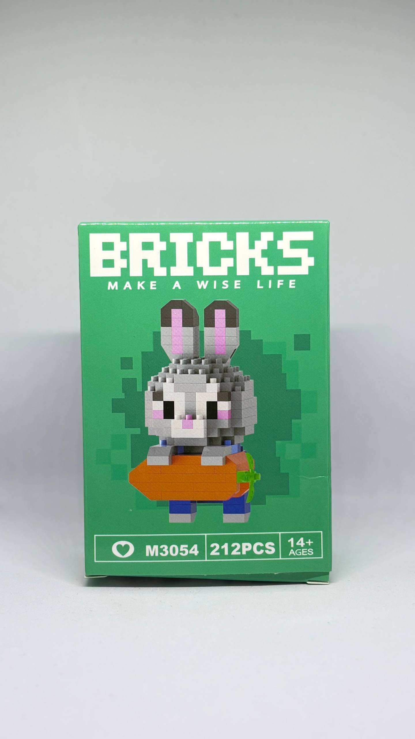 Bricks Kulakları Dikili Tavşan Havuçlu Model
