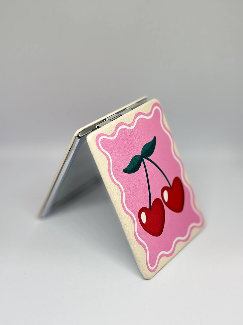 İthal Kirazlı Mini Cep Makyaj Aynası